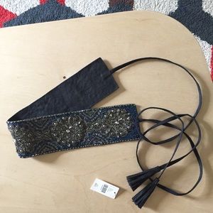 Beaded wraparound belt